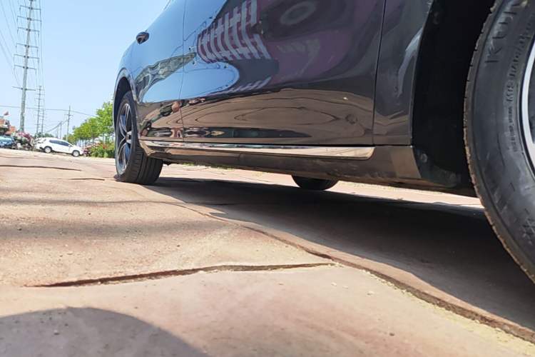 Used Roewe M7 DMH 2025 Model 160km Comfort Version Right Side Sill