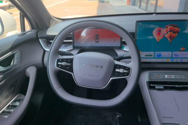 Used Roewe M7 DMH 2025 Model 160km Premium Version Steering Wheel