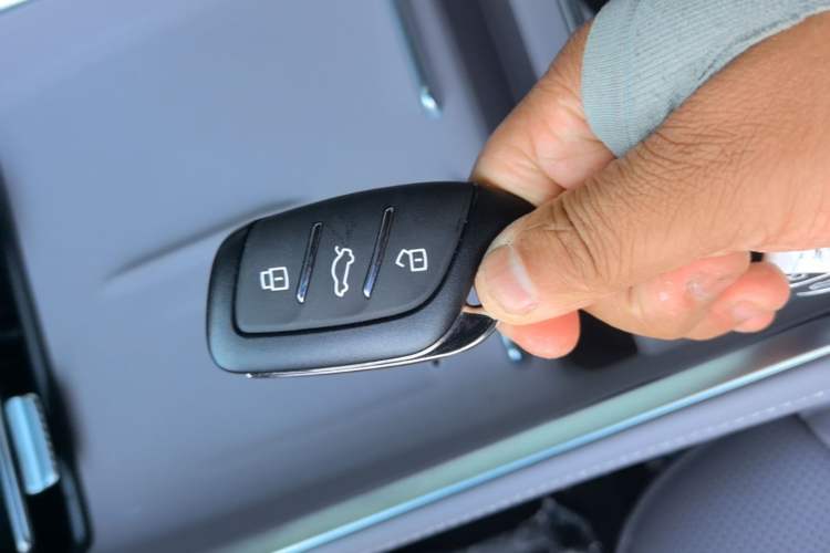 Used Roewe M7 DMH 2025 Model 160km Premium Version Vehicle Key