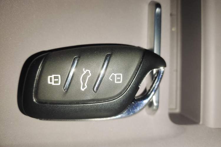 Used Roewe M7 DMH 2025 Model 160km Comfort Version Vehicle Key