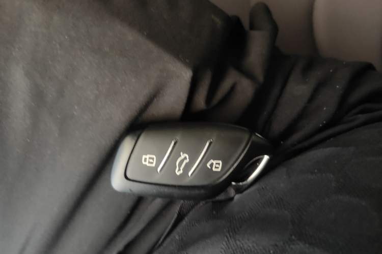 Used Roewe M7 DMH 2025 Model 160km Premium Version Vehicle Key