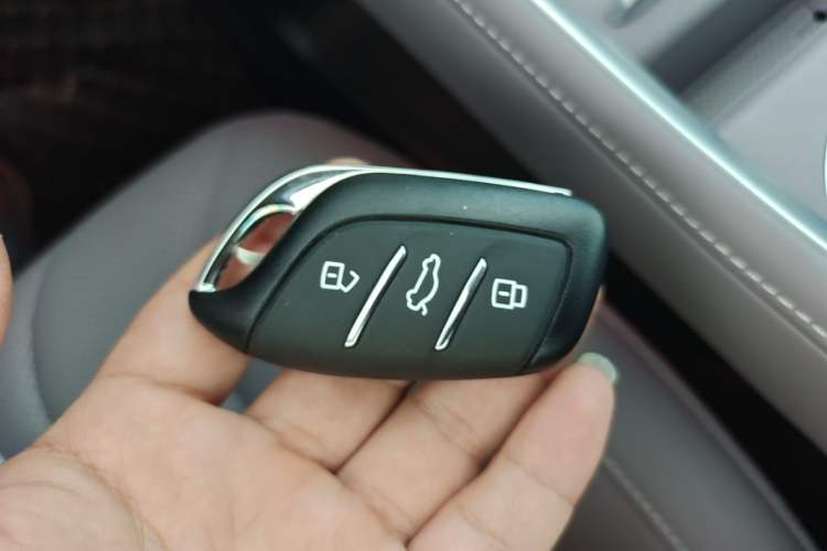 Used Roewe M7 DMH 2025 Model 160km Enjoyment Version Vehicle Key