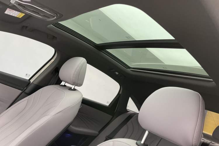 Used Roewe M7 DMH 2025 Model 160km Enjoyment Version Headliner