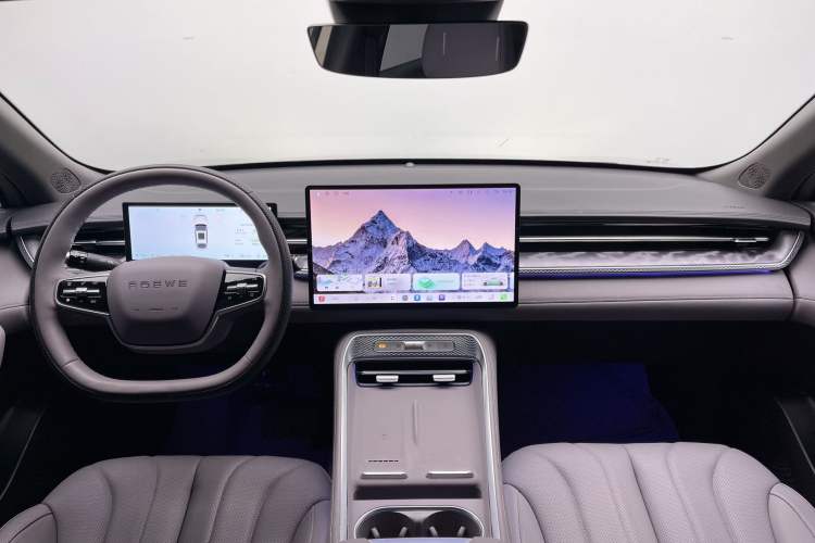 Used Roewe M7 DMH 2025 Model 160km Enjoyment Version Interior 1