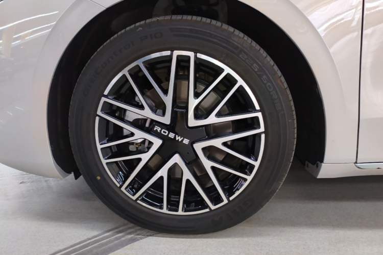 Used Roewe M7 DMH 2025 Model 160km Enjoyment Version Left Front Wheel Hub