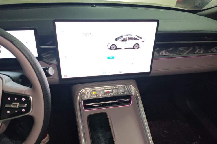 Used Roewe M7 DMH 2025 Model 160km Enjoyment Version Audio And AC Panel