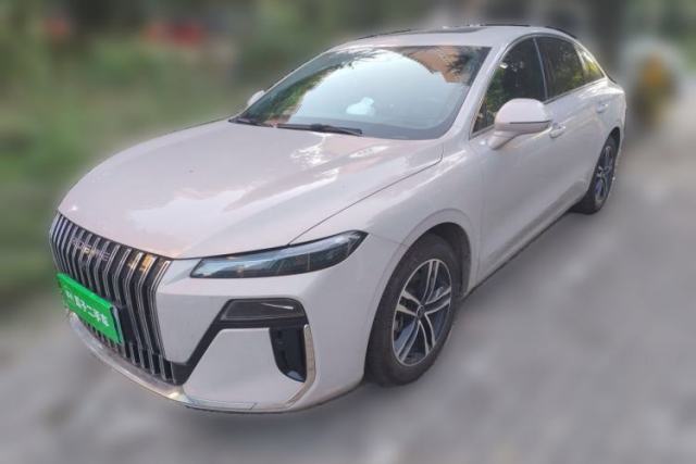 Ojetý Roewe M7 DMH 2025 Model 160km Comfort Version