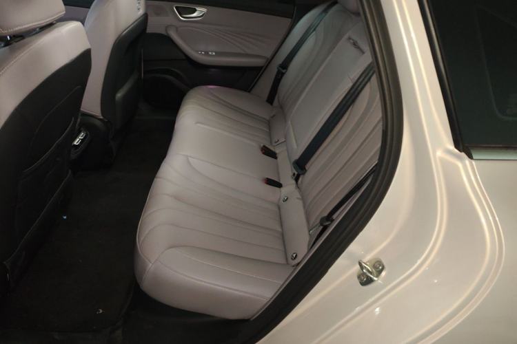 Used Roewe M7 DMH 2025 Model 160km Enjoyment Version Left Rear Seat