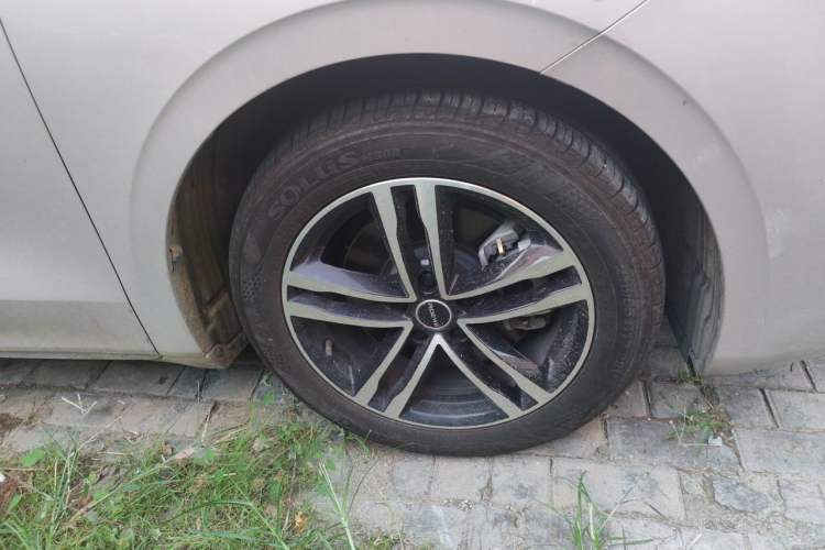 Used Roewe M7 DMH 2025 Model 160km Comfort Version Right Front Wheel Hub