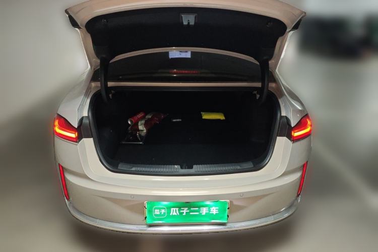 Used Roewe M7 DMH 2025 Model 160km Enjoyment Version Trunk