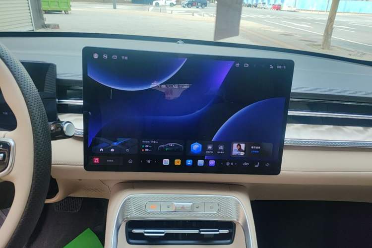 Used Roewe M7 DMH 2025 Model 160km Premium Version Audio And AC Panel