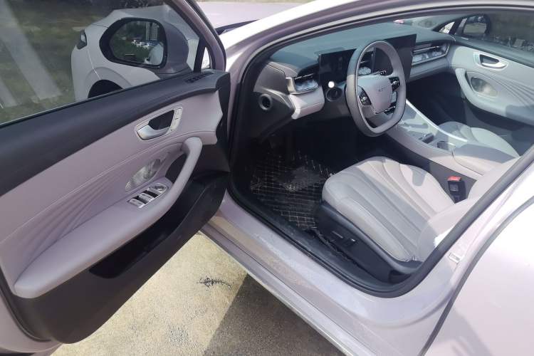 Used Roewe M7 DMH 2025 Model 160km Enjoyment Version Driver Seat