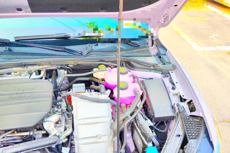 Used Roewe M7 DMH 2025 Model 160km Premium Version Engine Bay Left