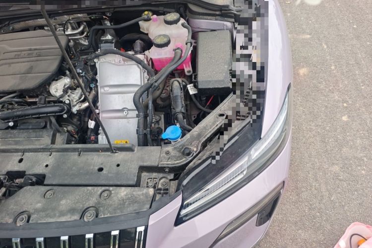 Used Roewe M7 DMH 2025 Model 160km Premium Version Engine Bay Left
