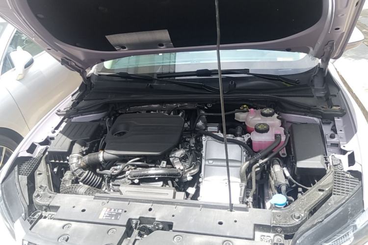 Used Roewe M7 DMH 2025 Model 160km Premium Version Engine Bay