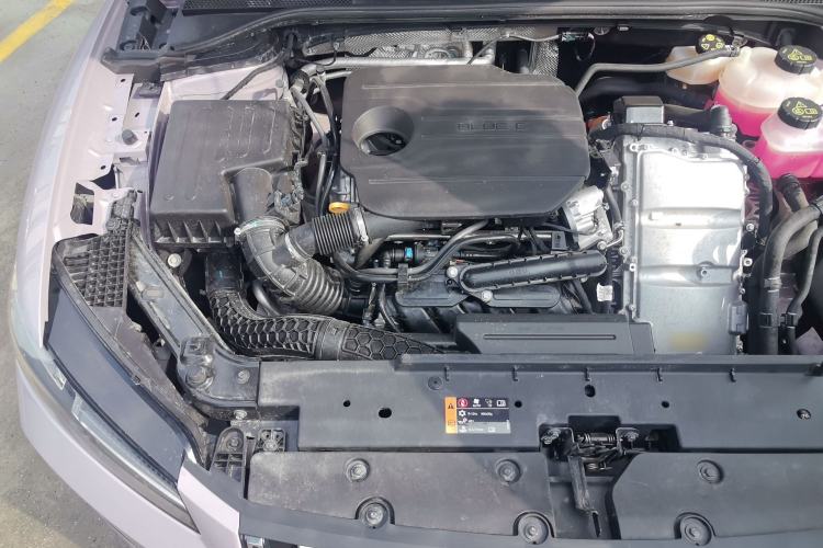 Used Roewe M7 DMH 2025 Model 160km Enjoyment Version Engine Bay Right