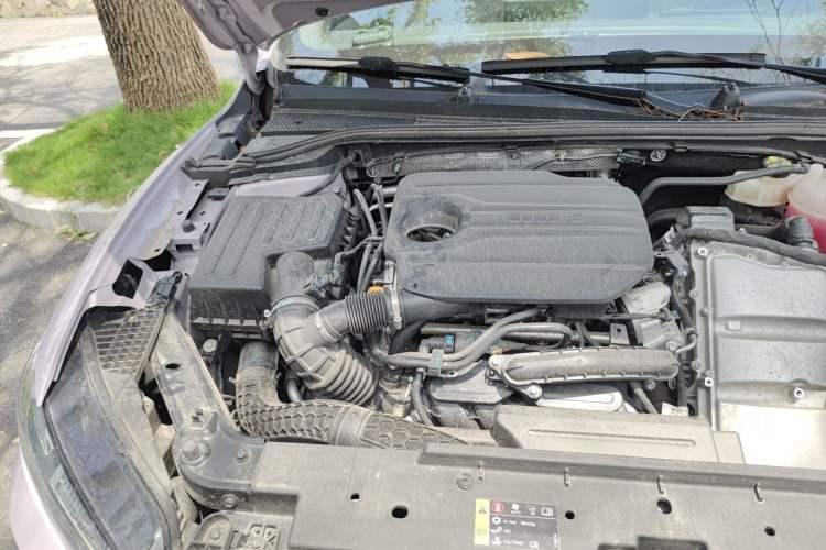 Used Roewe M7 DMH 2025 Model 160km Enjoyment Version Engine Bay Right