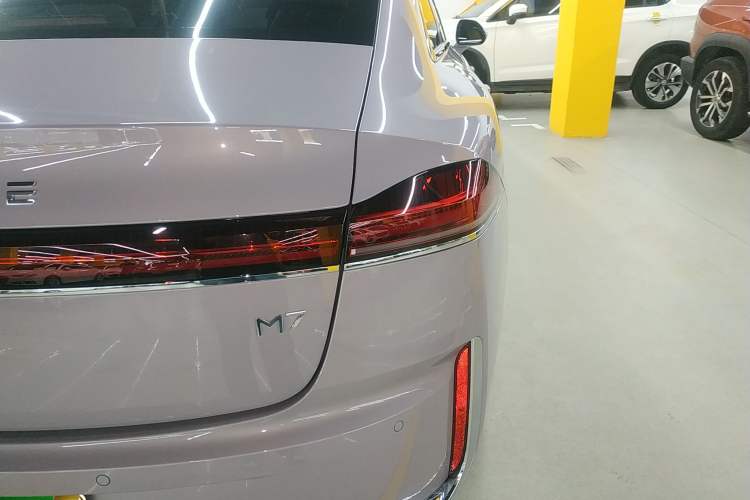 Used Roewe M7 DMH 2025 Model 160km Enjoyment Version Exterior 3