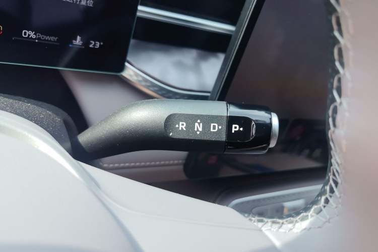 Used Roewe M7 DMH 2025 Model 160km Enjoyment Version Gear Lever
