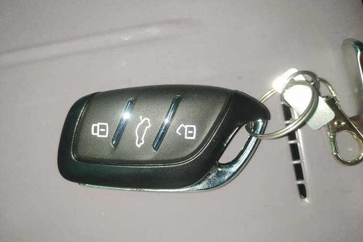 Used Roewe M7 DMH 2025 Model 160km Enjoyment Version Interior 1