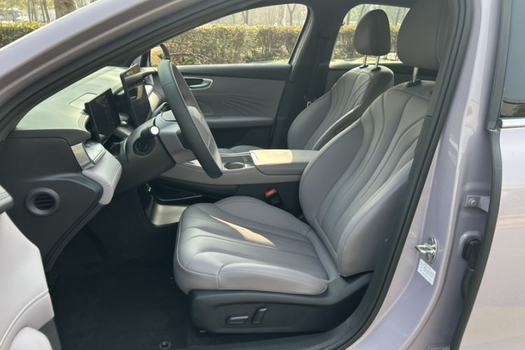 Used Roewe M7 DMH 2025 Model 160km Premium Version Interior 12
