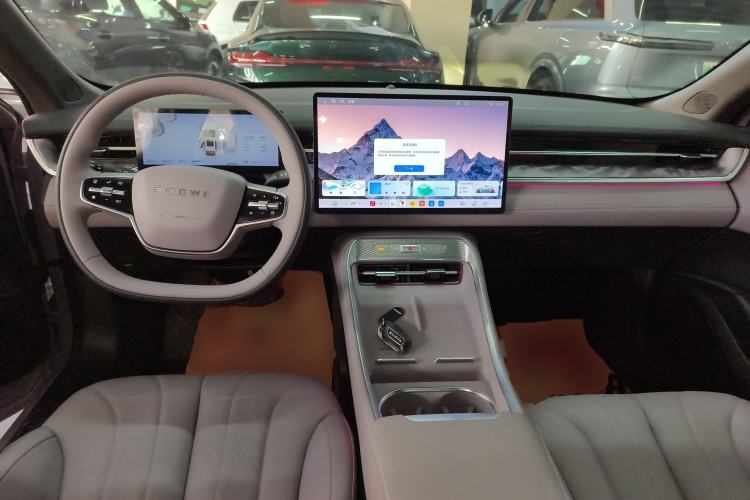 Used Roewe M7 DMH 2025 Model 160km Premium Version Interior 2