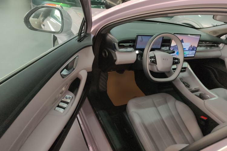 Used Roewe M7 DMH 2025 Model 160km Premium Version Interior 3