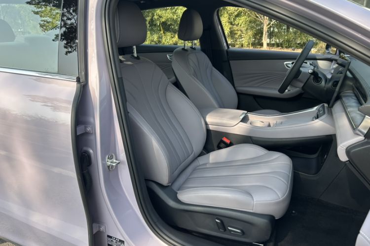 Used Roewe M7 DMH 2025 Model 160km Premium Version Interior 6