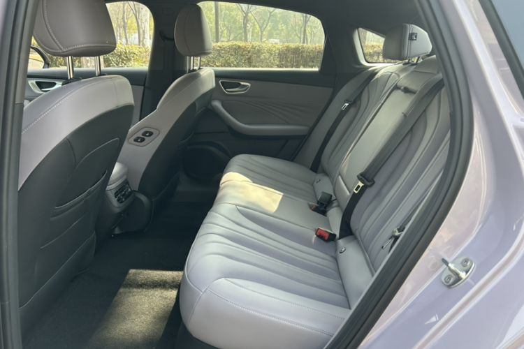 Used Roewe M7 DMH 2025 Model 160km Enjoyment Version Interior 9