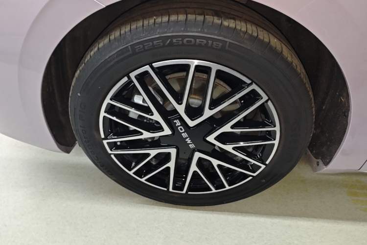 Used Roewe M7 DMH 2025 Model 160km Enjoyment Version Left Front Wheel Hub