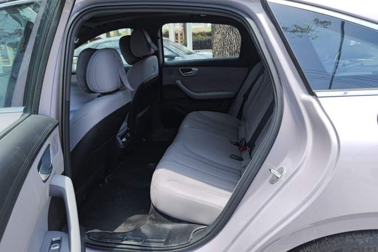 Used Roewe M7 DMH 2025 Model 160km Enjoyment Version Left Rear Seat