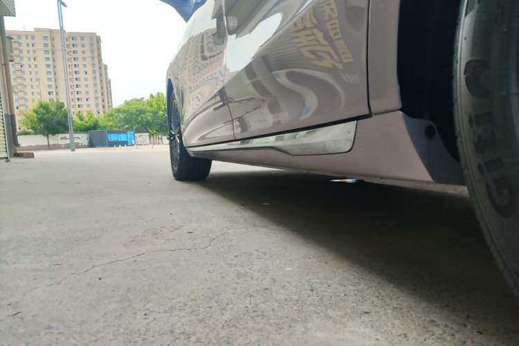 Used Roewe M7 DMH 2025 Model 160km Premium Version Left Side Sill
