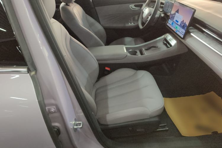Used Roewe M7 DMH 2025 Model 160km Premium Version Right Front Seat