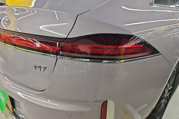 Used Roewe M7 DMH 2025 Model 160km Enjoyment Version Right Rear Taillight