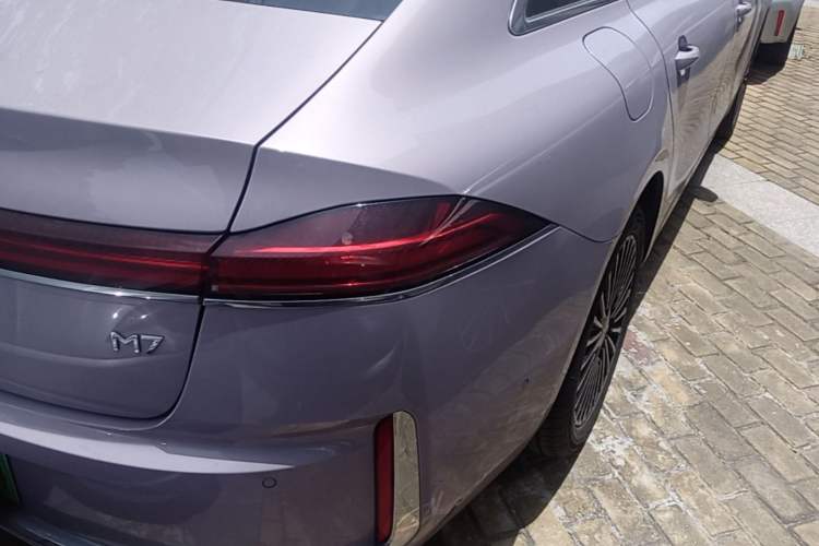 Used Roewe M7 DMH 2025 Model 160km Premium Version Right Rear Taillight
