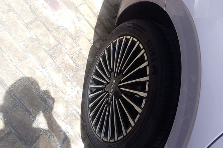 Used Roewe M7 DMH 2025 Model 160km Premium Version Right Rear Wheel Hub