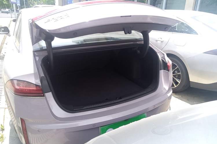 Used Roewe M7 DMH 2025 Model 160km Premium Version Trunk