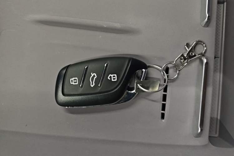 Used Roewe M7 DMH 2025 Model 160km Enjoyment Version Vehicle Key