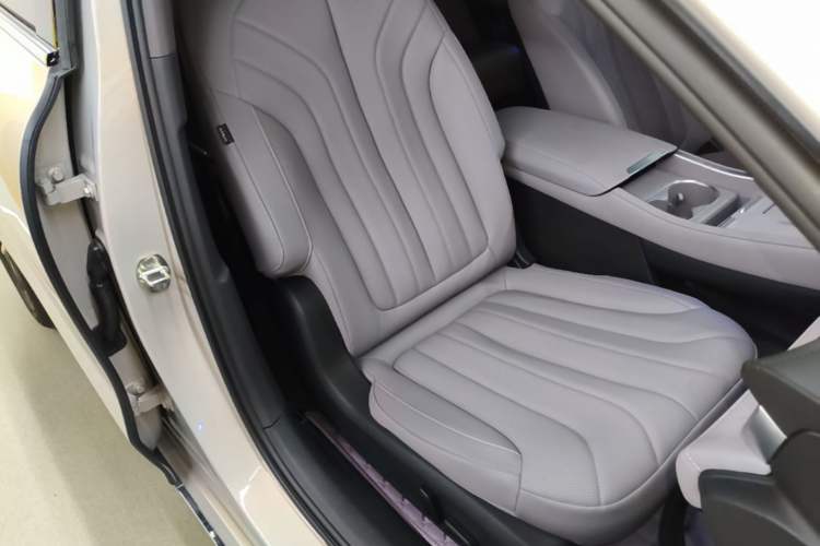Used Roewe M7 DMH 2025 Model 160km Enjoyment Version Right Front Seat