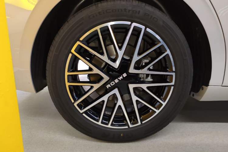Used Roewe M7 DMH 2025 Model 160km Enjoyment Version Right Rear Wheel Hub