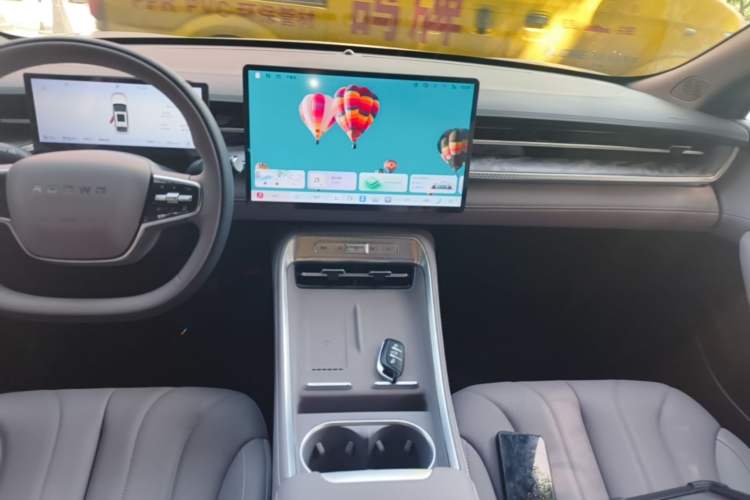 Used Roewe M7 DMH 2025 Model 160km Premium Version Audio And AC Panel