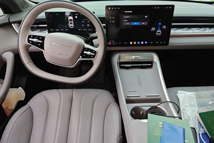 Used Roewe M7 DMH 2025 Model 160km Premium Version Center Console