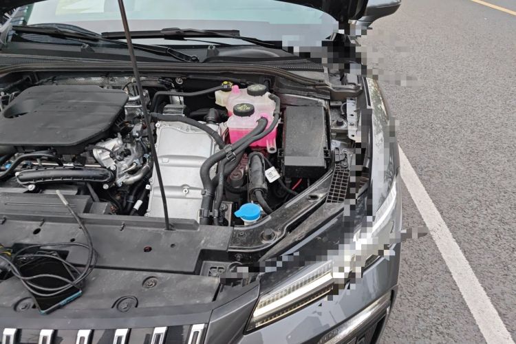 Used Roewe M7 DMH 2025 Model 160km Premium Version Engine Bay Left