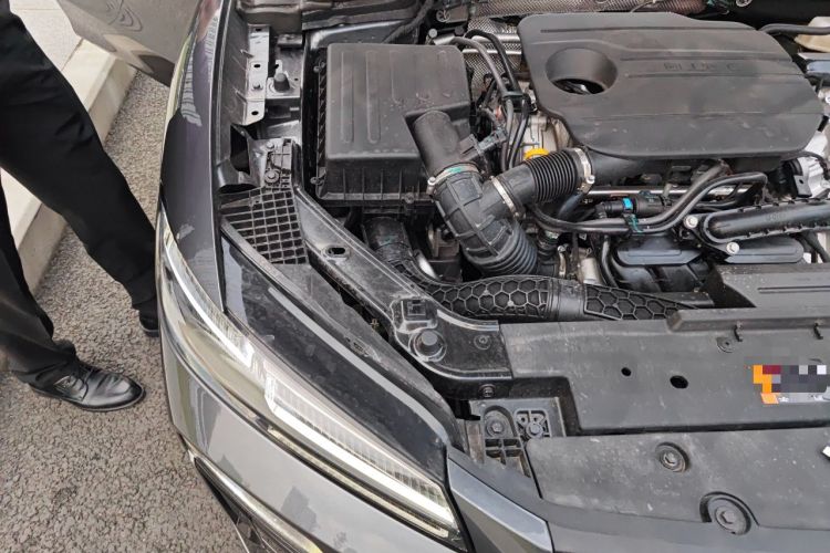Used Roewe M7 DMH 2025 Model 160km Premium Version Engine Bay Right