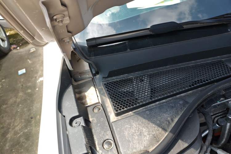 Used Roewe M7 DMH 2025 Model 160km Comfort Version Engine Bay Right