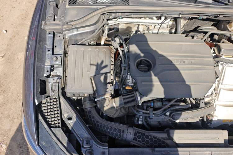 Used Roewe M7 DMH 2025 Model 160km Comfort Version Engine Bay Right