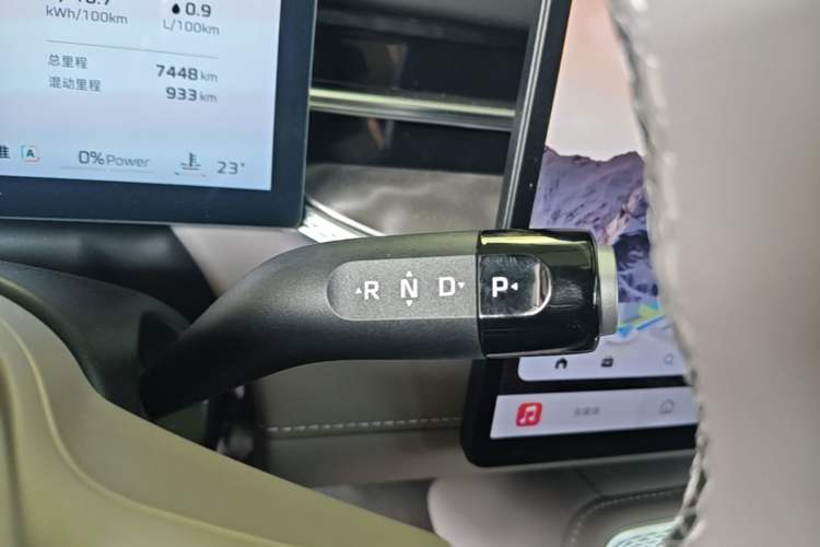 Used Roewe M7 DMH 2025 Model 160km Enjoyment Version Gear Lever