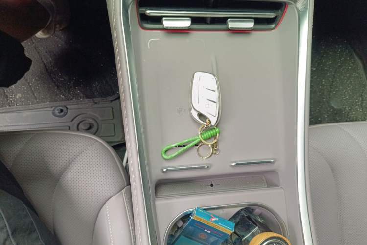 Used Roewe M7 DMH 2025 Model 160km Enjoyment Version Gear Lever