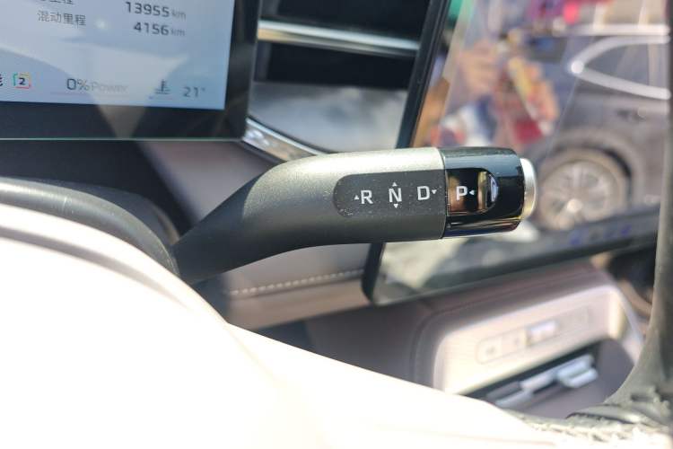 Used Roewe M7 DMH 2025 Model 160km Comfort Version Gear Lever