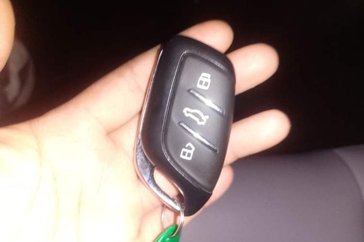 Used Roewe M7 DMH 2025 Model 160km Premium Version Interior 1